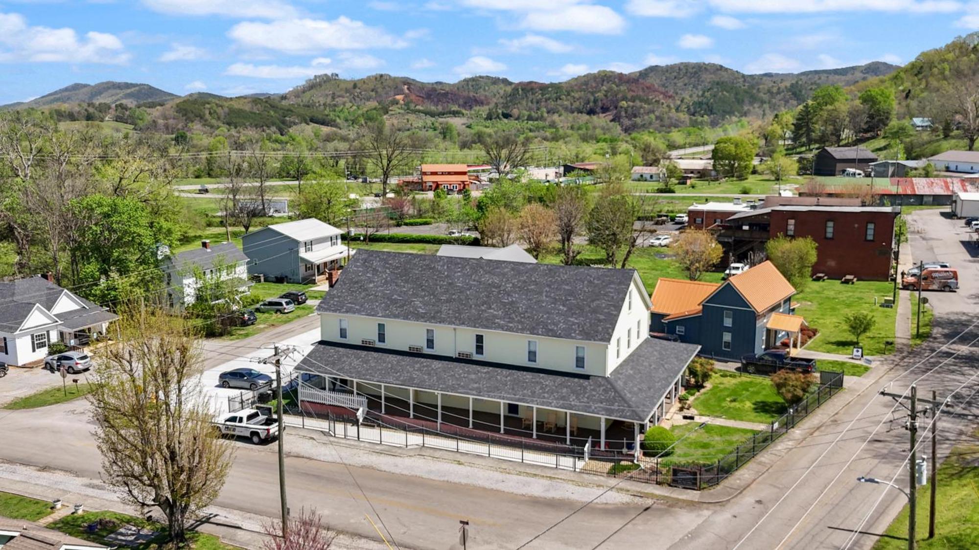 The Tellico Plains Inn And Event Venue ภายนอก รูปภาพ